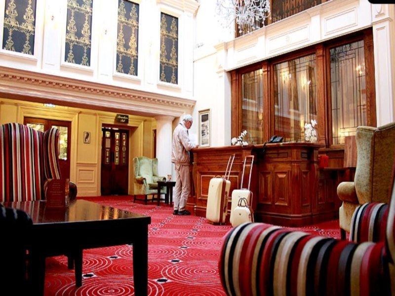 Temple Gate Hotel Ennis Exteriör bild