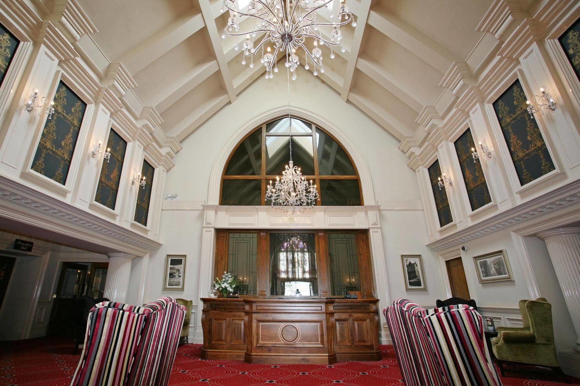 Temple Gate Hotel Ennis Exteriör bild