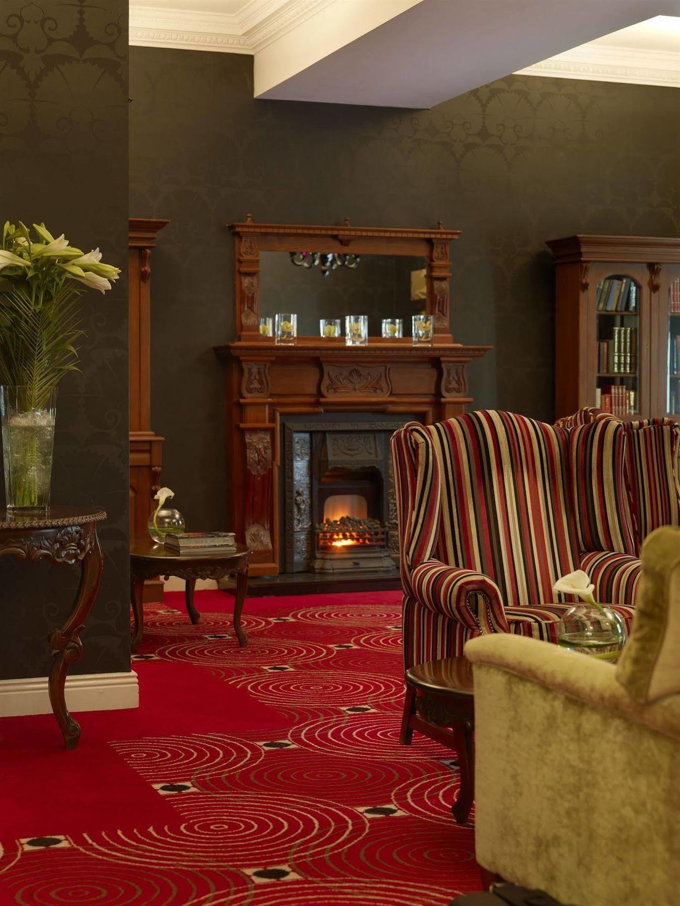 Temple Gate Hotel Ennis Exteriör bild