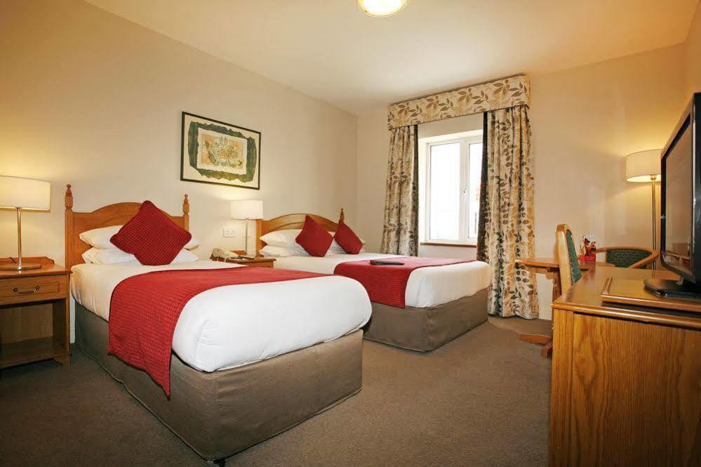 Temple Gate Hotel Ennis Exteriör bild